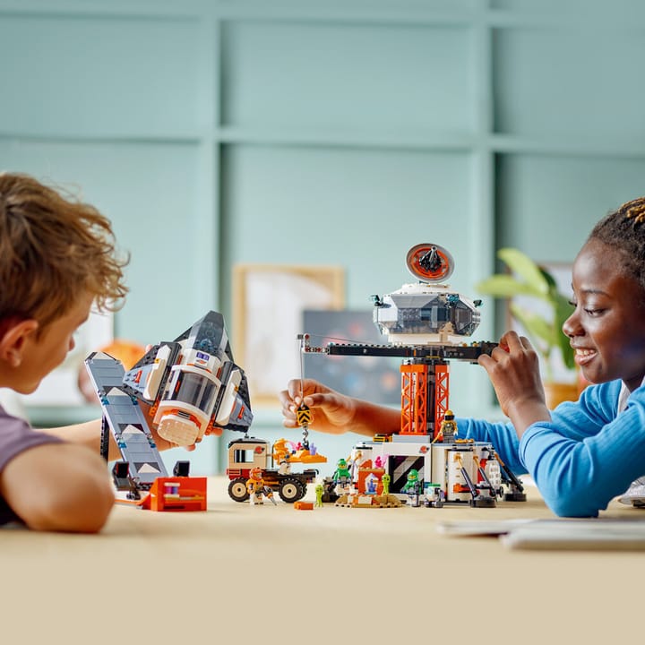 Rymdbas och Raketuppskjutningsramp LEGO