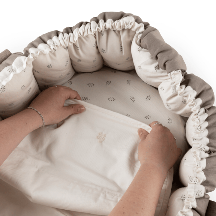 Madrasskydd Babynest - Moonlight Beige Sebra